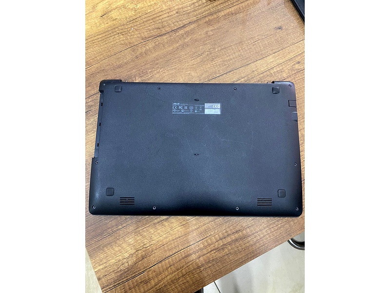 Asus X553M Alt Kasa 